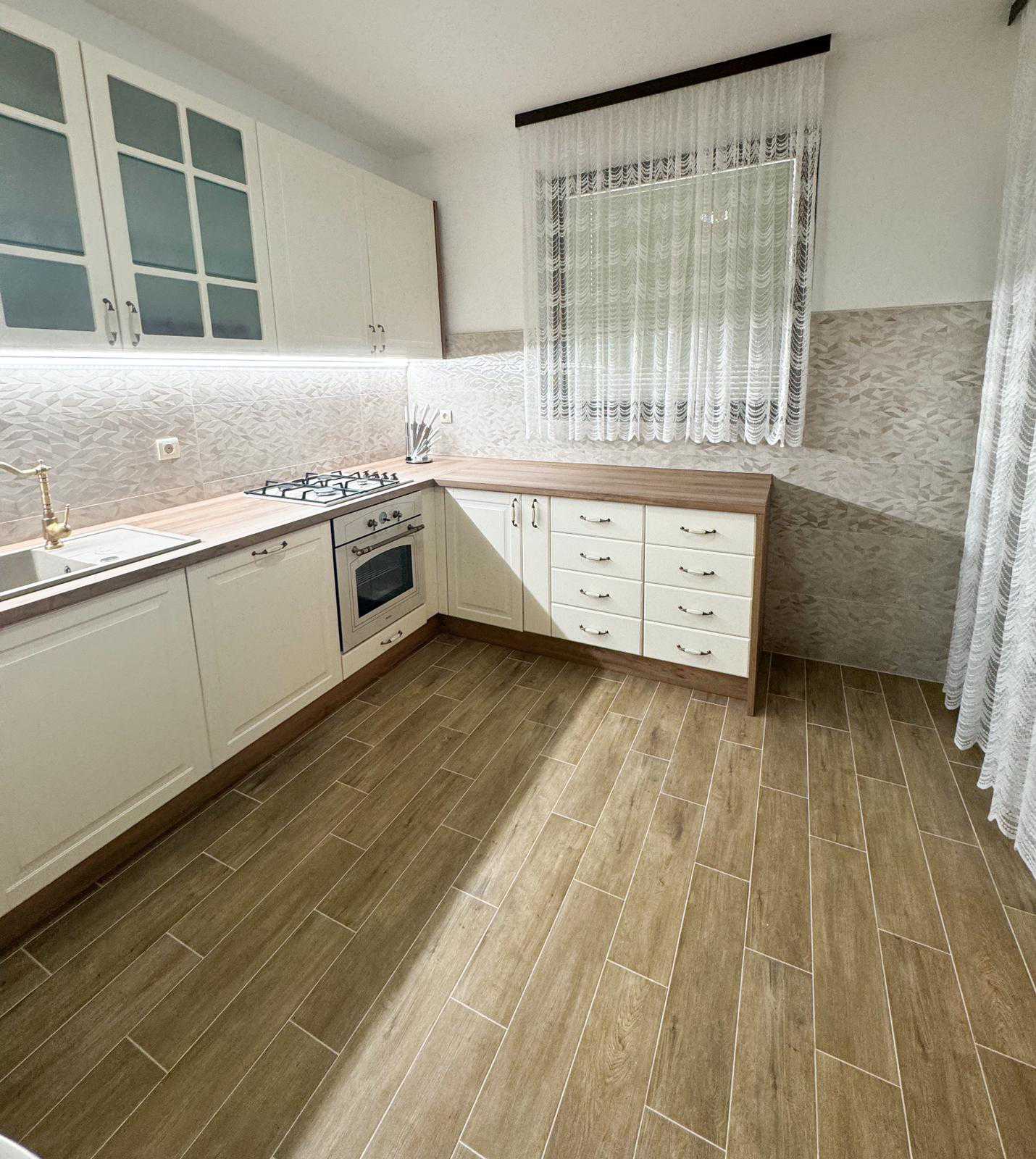 živogošće_blato_živogošće blato_zivogosce blato_vila filipovic_apartmani blato_smještaj živogošće_www.zivogosce-hr.com_balkon