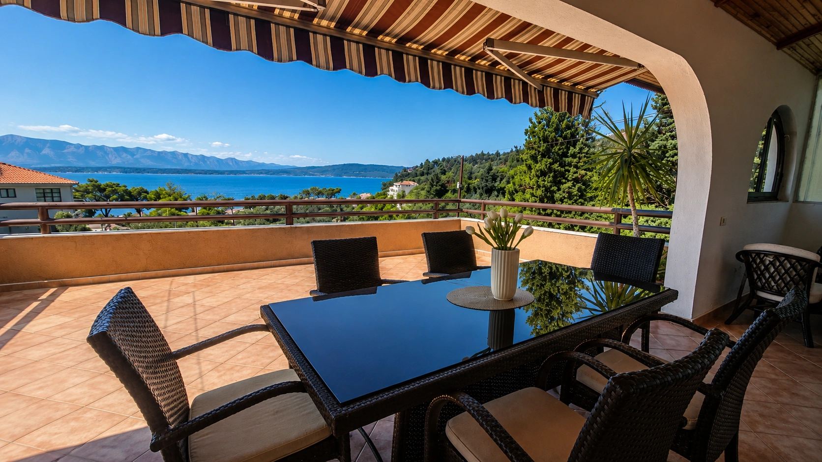 živogošće_blato_živogošće blato_zivogosce blato_vila filipovic_apartmani blato_smještaj živogošće_www.zivogosce-hr.com_balkon