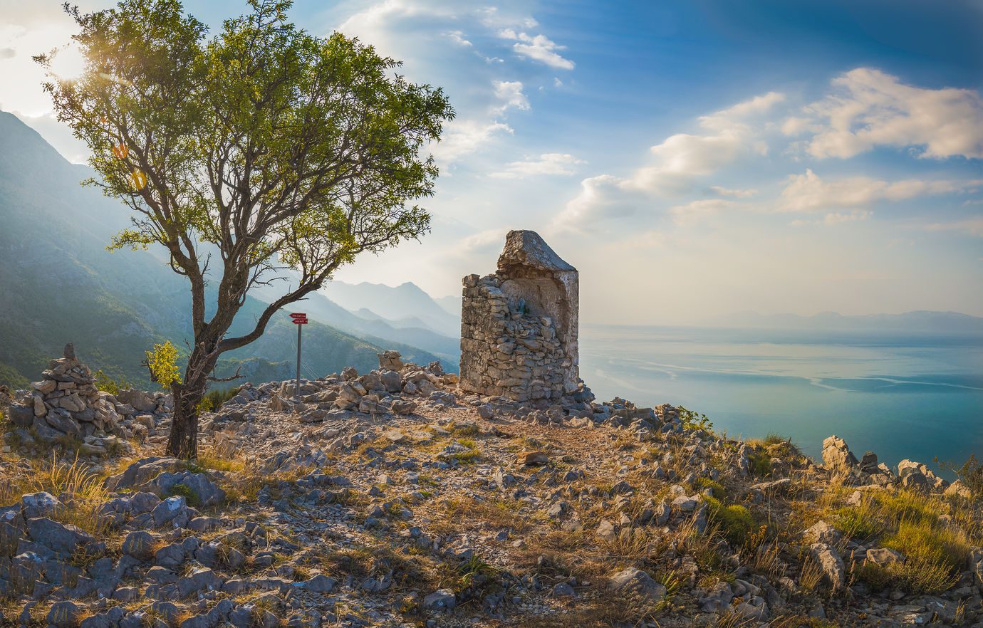 Kapela sv. Petra – povijesna znamenitost Živogošća