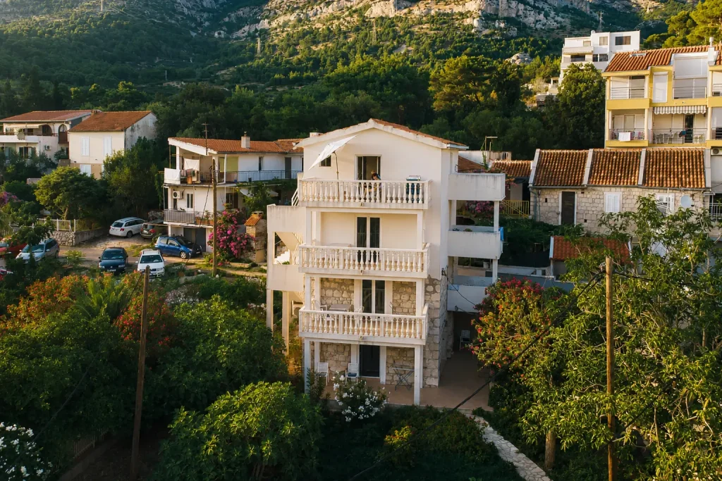 studio apartmani Živogošće kuća 2 prvi red do mora pogled na more Makarska rivijera